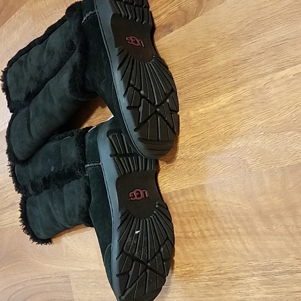 UGG Katie black tall boots. s/n 1008030. size 6 - Picture 5 of 8